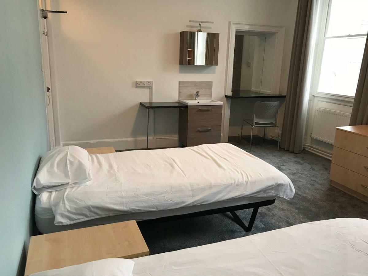 Number 6 Hotel Cheltenham Buitenkant foto